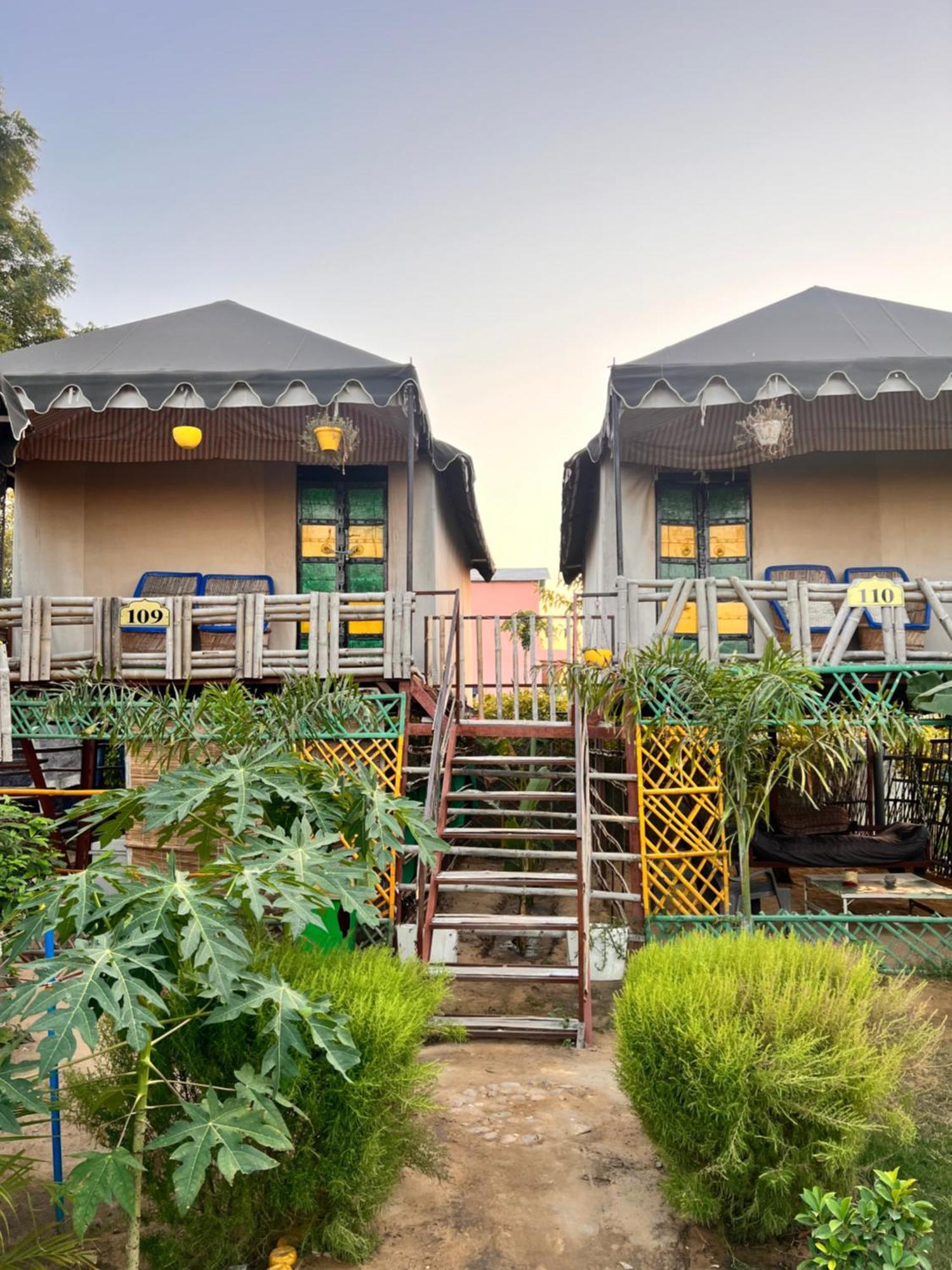 Namaste India Hostel Puskár Kültér fotó